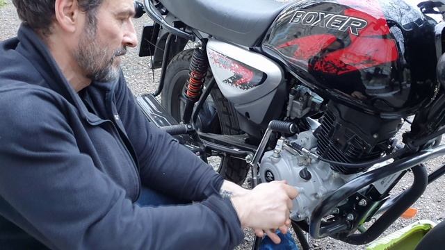 BAJAJ Boxer BM 150 X Disk - первая замена масла.18+ смотреть онлайн