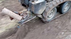 Вспашка поля самодельным гусеничным минитрактором