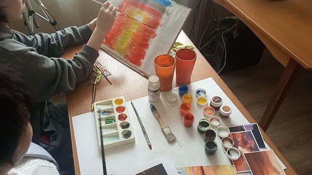 Вебинар по дисциплине Рисунок и живопись по теме "Пейзажная зарисовка на фоне цветовой растяжки" смотреть онлайн