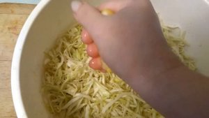 Салат "винегрет" из свежей капусты.