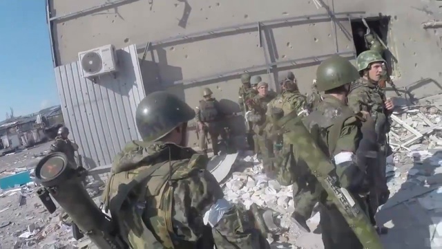 Аэропорт. Донецк 2014 год.