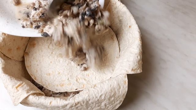 Шикарный ленивый мясной пирог без возни с тестом на ужин! Просто, легко, быстро а главное вкусно!