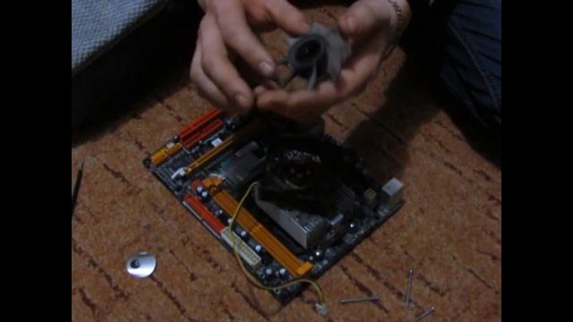 Чистим ПК самостоятельно (часть 2 - чистка и смазка кулера) смотреть онлайн