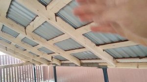 СТРОИТЕЛЬСТВО КУРЯТНИКА мой птичий уголок ПОКРЫЛИ КРЫШУ