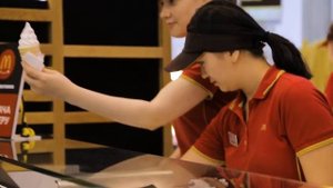 Отвечу в личку: Кухня Макдоналдса изнутри и как улучшить сон ребенка?