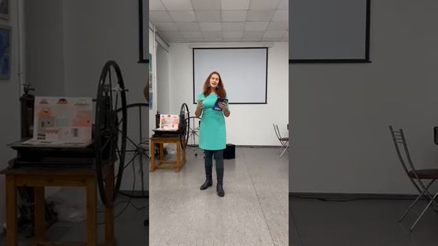 Иннокентий Анненский - Петербург. Читает Уля Королёва