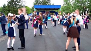 Прощальный вальс выпускников 2018г.,на последнем звонке. (авт.Игорь Жабский)