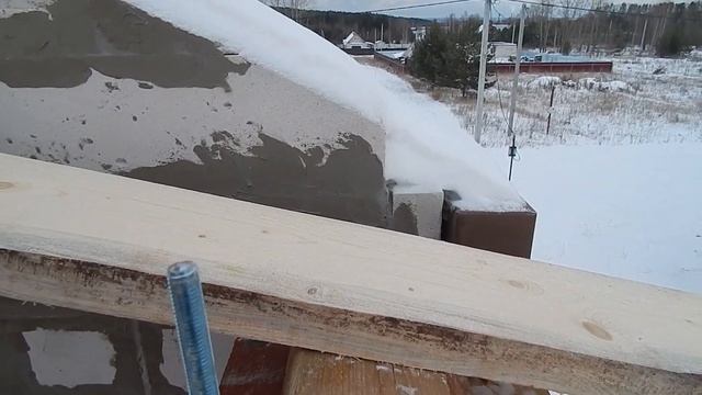 Монтаж крыши. Устанавливаем мауэрлаты, пропитываем пиломатериал. смотреть онлайн