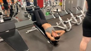 Тренировки для зала. Сгибания туловища на римской скамье