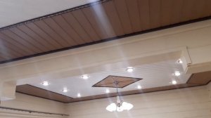 необычный потолок из евровагонки