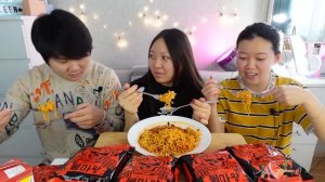 КОРЕЙЦЫ ЕДЯТ СМЕРТЕЛЬНО ОСТРЫЙ РАМЕН НА ЗЕМЛЕ! ОГНЕННЫЙ ВЫЗОВ ЧЕЛЛЕНДЖ! |NikyMacAleen