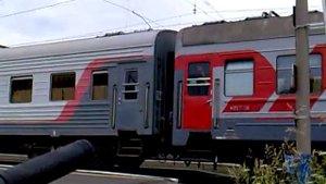 ЧС2-798 и ЭП2К-047 с поездом Казань - Н.Уренгой ст.Ревда