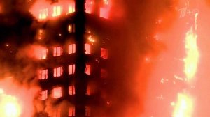 В Лондоне в результате пожара практически полностью выгорел многоэтажный жилой дом