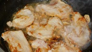 Свинина в сливочно-грибном соусе