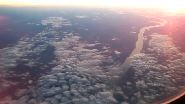 Южно-Сахалинск-Москва. Рейс Трансаэро. Река Лена с высоты 9600 метров. 22 сентября 2015 год. смотреть онлайн