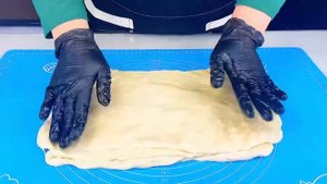 Она просто божественна,Французская бриошь из слоеного теста.