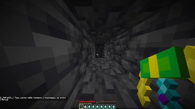 БОГАТАЯ кирка VS БЕДНАЯ кирка! Майнкрафт Битва Кирок смотреть онлайн