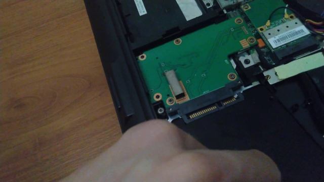 Как установить ССД на ноутбук Asus K50lj. Приносите свою технику на ремонт ремонт любой сложности. смотреть онлайн