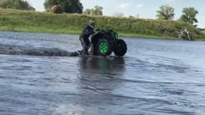 Покатушки: Квадроцикл Стелс Гепард 850 в воде на задних колесах