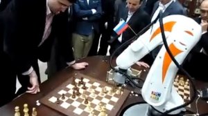 Робот против чемпиона мира по шахматам