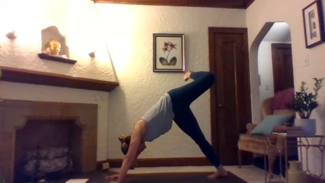 60 Minute Empower Yoga Practice with Erika смотреть онлайн