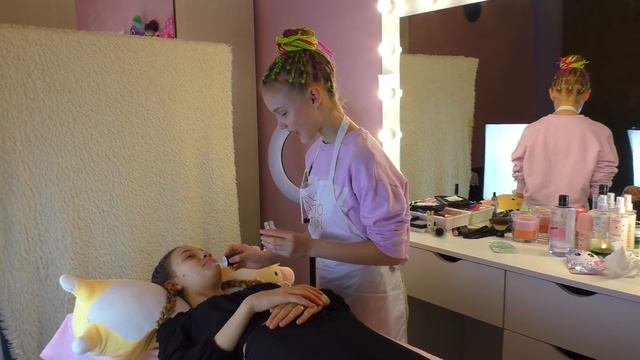 у КОСМЕТОЛОГА на ПРИЁМЕ / Что со Мной СДЕЛАЛИ? смотреть онлайн