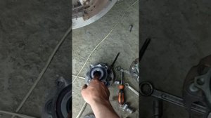 замена задней ступицы Хонда элюзион.