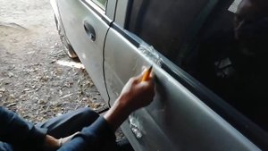 Удаление вмятины на матизе с помощью скотча