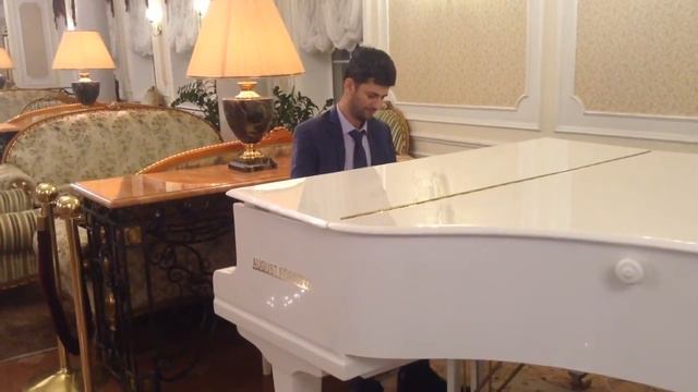 Я играю на пианино. смотреть онлайн