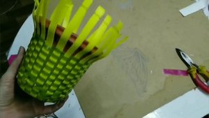 ШИКАРНАЯ ИДЕЯ ДЛЯ КАШПО из ПЛАСТИКОВЫХ БУТЫЛОК плетение лентами wearing from plastic bottles