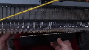 Вязание на вязальной машине Нева 5 первых рядов