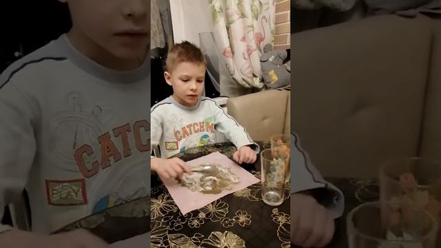 Опыт "Разделяем соль и перец". смотреть онлайн