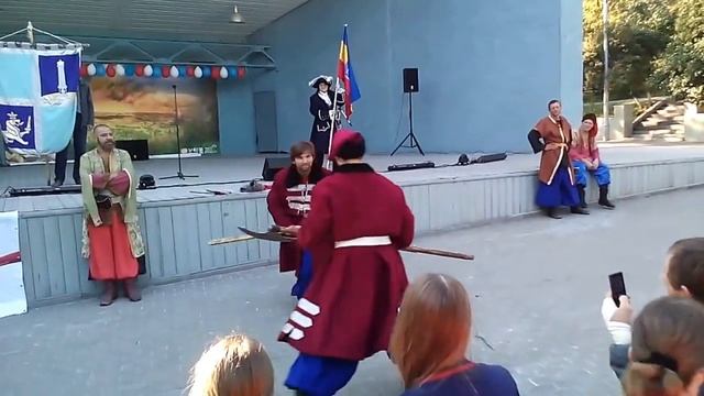 Показательная реконструкция боя на мечах. Мастер-класс.