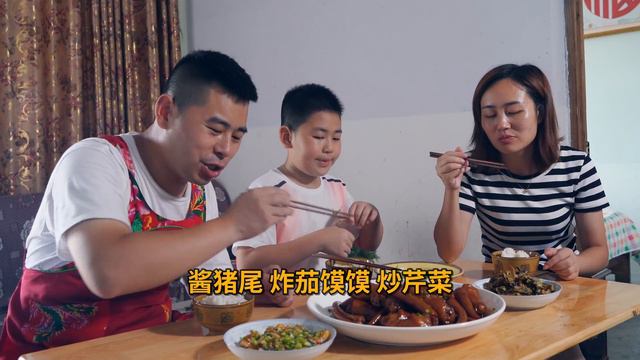 【超小厨】14根猪尾巴，做“酱猪尾”吃过瘾，小厨家庭地位骤降！小小厨夏令营警告⚠