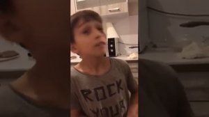 Чеченский мальчик из франции не забыл обычии своих предков.