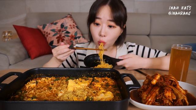 야식으로 얼큰한 열라짬뽕 라면과 매운 겉절이 김치 먹방🔥Spicy Jjambbong ramyun, Spicy Kimchi MUKBANGㅣASMR смотреть онлайн