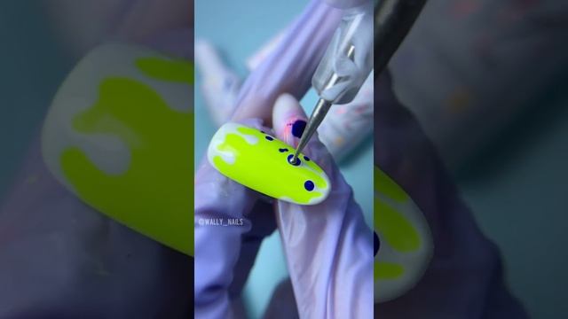 Объемный дизайн ногтей ? #shorts #nails #nailart #nailartist #шортс #маникюр #ногти смотреть онлайн