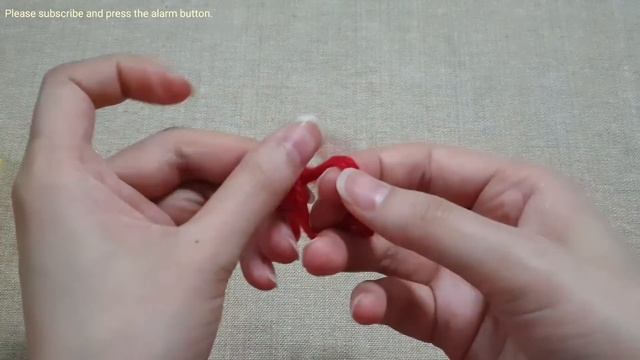 Super Easy Pom Pom Chicken Making Idea with Fingers - DIY Pom Pom Chick - How to Make Yarn Chicken смотреть онлайн