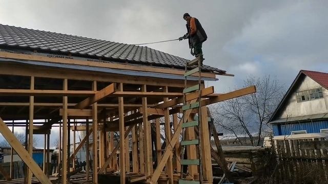 КРЫША ГОТОВА. РАБОТА С ПРЕДОСТАВЛЕНИЕМ ЖИЛЬЯ