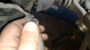 Mercedes W203 как заменить моторчик бачка омывателя  W203 how to replace the washer tank motor