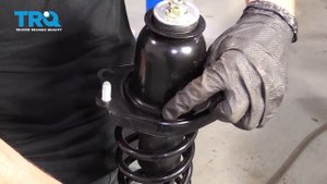 How to Replace Rear Struts 2003-08 Toyota Matrix