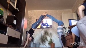 Йога челлендж на улице и дома