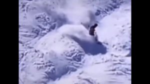 Спуск с горы на лыжах