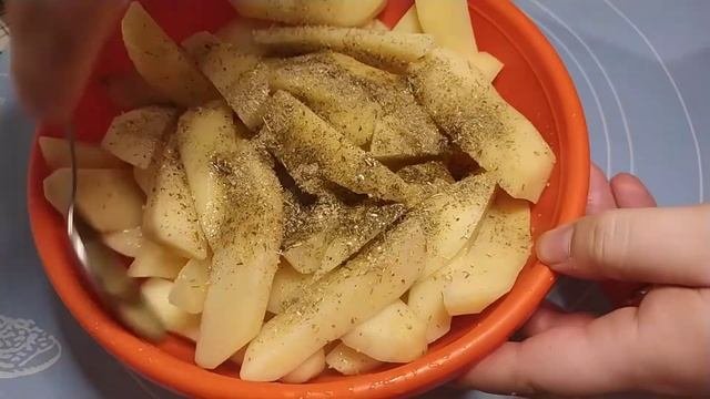 Картошка по селянски. Картофель по-деревенски.