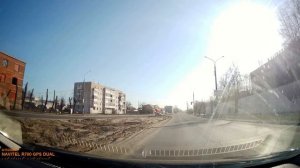 Очередной водитель который не дает завершить маневр разворота на перекрестке