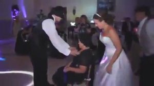 ПЕРЕПУТАЛ ЖЕНУ С ТЕЩЕЙ))