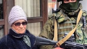 Нашествие "зелёных человечков" в Крыму.Население в шоке!