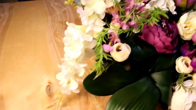 Волшебное дерево. Озеленение искусственными растениями.