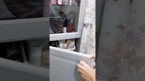 Организация хранения в маленькой ванной.