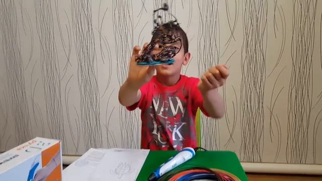 Мистер Арти Россия показывает свою 3D ручку и свои поделки!!! Супер Арти 3D!!! смотреть онлайн